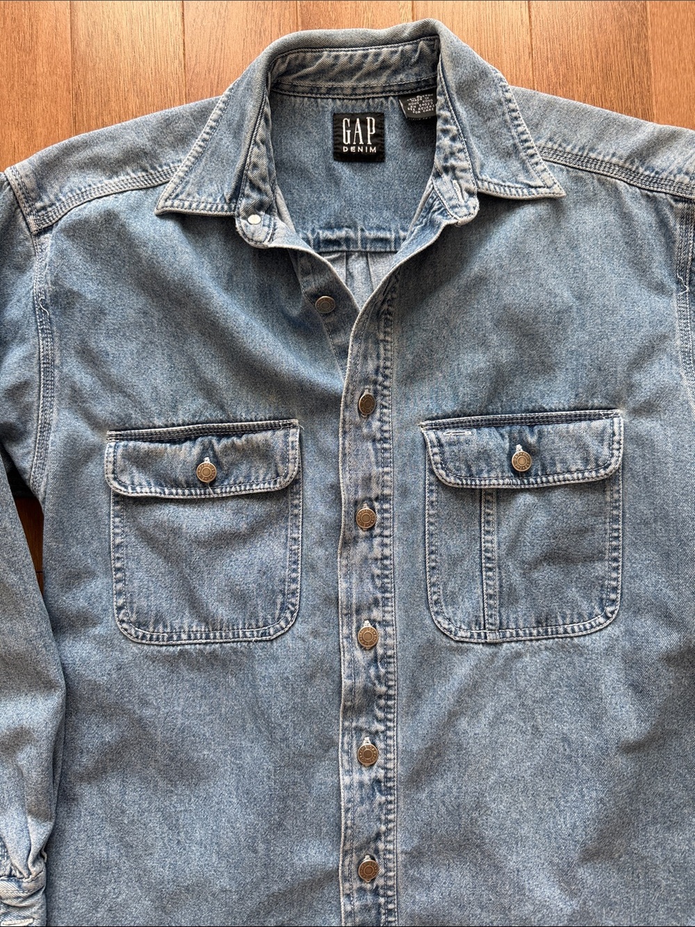 Vintage Gap 100% cotton denim 90s button down shirt top! Small S jean shacket